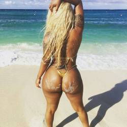 hillshavethighslive:  hillshavethighslive:  #Hills 😍 | @kisha_jackson | #HillsHaveThighs | #kisha_jackson | #Views  #OVO #drake #lilwayne #TheGame #curves #futurehendrix #2chainz #MeekMill #BadGirlRiRi #neededme #DopePic #hot #sexy #model #Beyonce