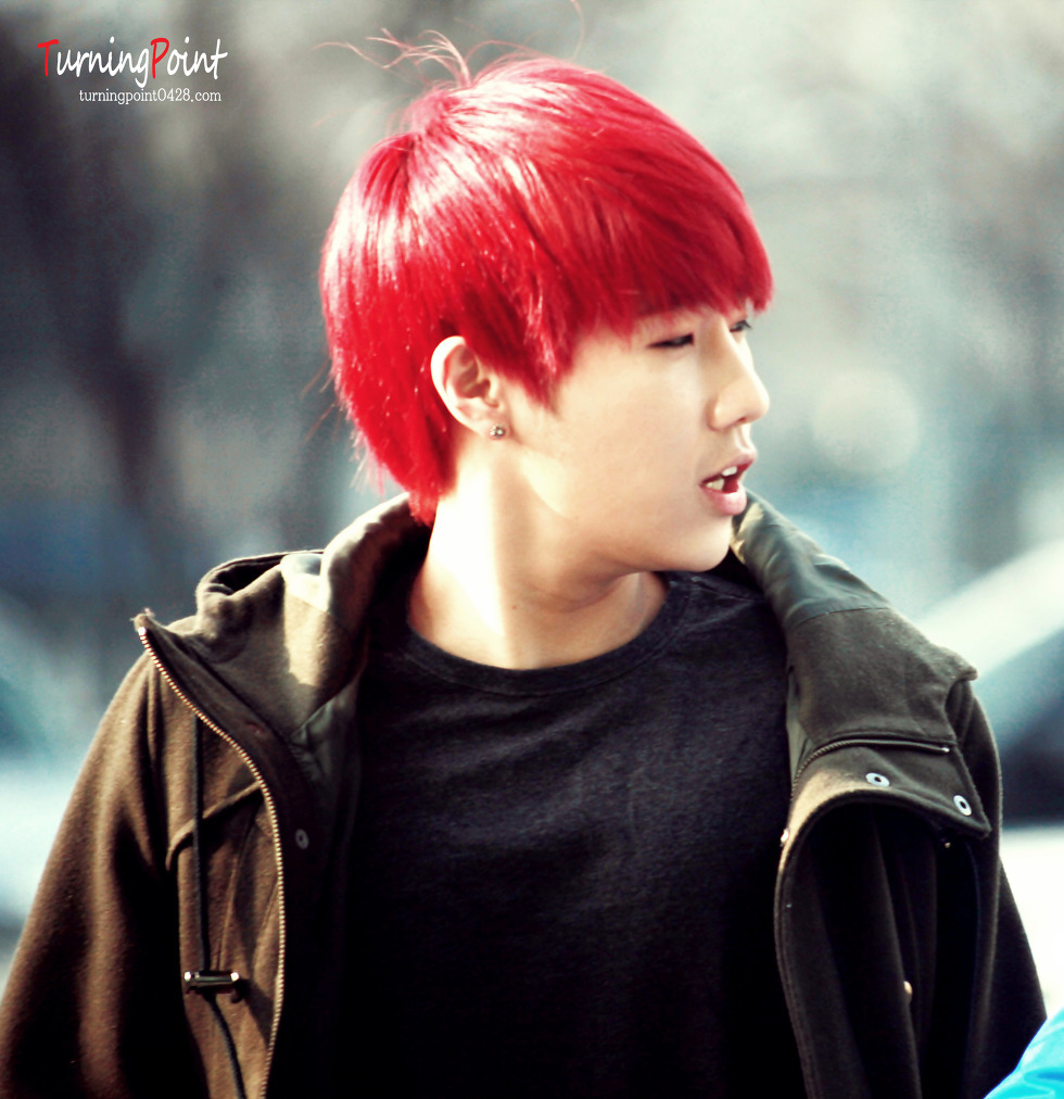 iris4289:  SUNGKYU - SBS Cultwo Show Arrival 121220Cr. 터닝포인트DO NOT edit/crop/modify