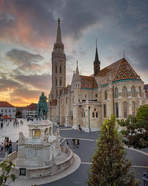 Legendary-Scholar:  Budapest, Hungary 🇭🇺 Photo By Agi Noszek.