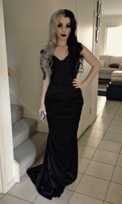 theproserpina:  For those who wanted to see me dressed for my boyfriend’s formal :3 