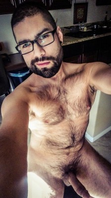 neverenoughscruff:  So many sexy pics of @virilelad over on his blog. I would reblog them all. Check him out for great hairy manliness. 