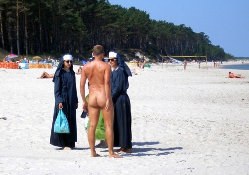 publiccfnmcock:Now there’s a weird one.