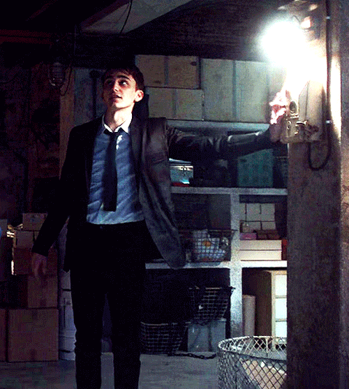 Can We Just Appreciate Lockwood's Sassy Little Pose & The Way He Bites His Lip When Lucy Screams At The