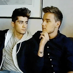 zuppie:Zayn+Liam: Facial Hair Touching