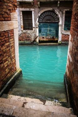 themagicfarawayttree:  Turquoise Canal, Venice,