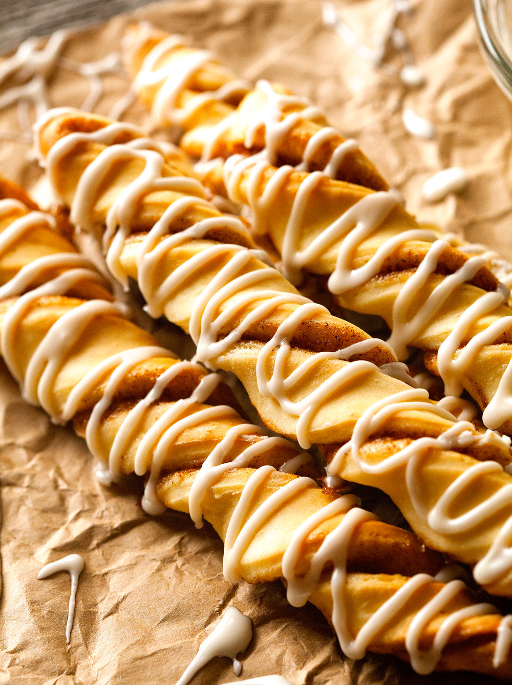 fullcravings:  Twisted Cinnamon Roll Dunkers