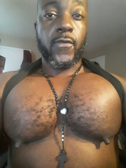 pupbulltits: jbo381: mrteddydickmedown: thickumsandthangs21: Freaky Friday! (Nipples) Milk those Nip