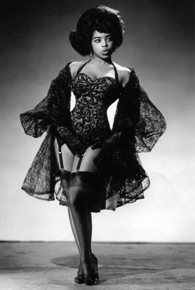 iridessence:amoyathea:Black American Showgirls  Jean Idelle (she worked in Chicago!)