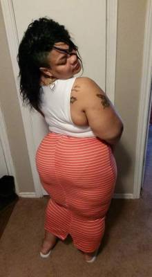 Thick women/ BBWs