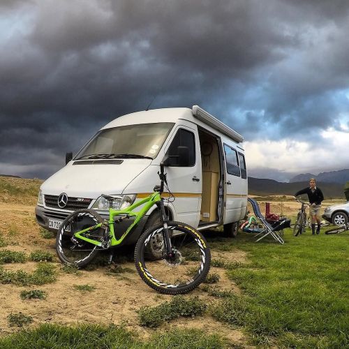 dfitzger:  by @ibiscycles: Setting up camp before #Ezelenduro angry weather in the background was so