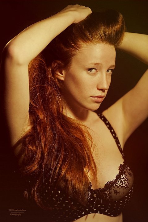 red-head-bed-head:  The lovely Famimao :) 