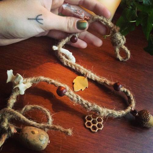 magickandmoss: Finally made my own witch’s ladder! ✨ Lots of earthy charms (I also touched up 