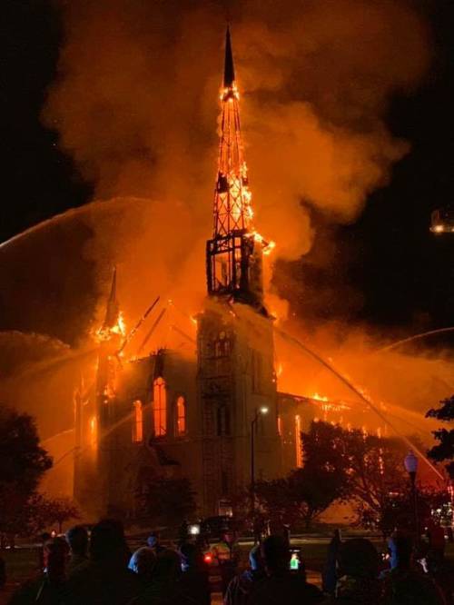 evilbuildingsblog:Massachusetts Church after Lightning Strike