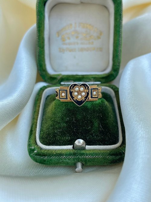 Victorian 15k Yellow Gold Pearl, Enamel, and Hair Heart Mourning Ring
