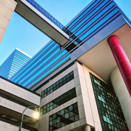 atlantathecity:  The architecture of John Portman in Downtown Atlanta. I’m glad he gave us interesting geometry to look at above our heads. It distracts from the lack of anything happening at street level. One shouldn’t speak ill of the recently deceased