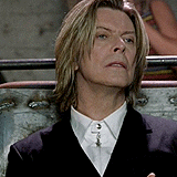 ennish:  allthenobodyppl:  allthenobodyppl:  The expressions of Bowie as he looks