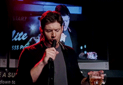 pinknerdpanda:  superchevyimpala:  Deanmon in “Black”.  @emilywritesaboutdean