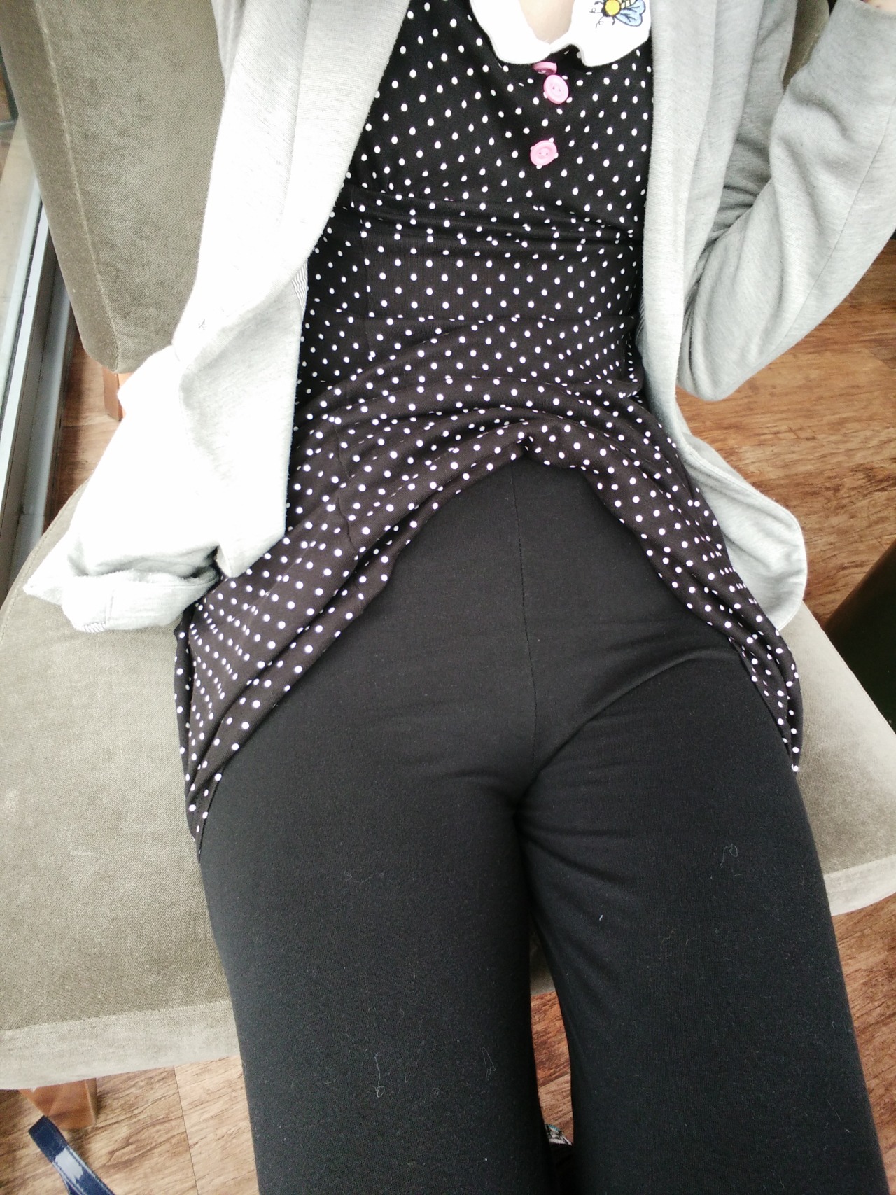sweet-princess-x:  Just chilling in starbucks ;)