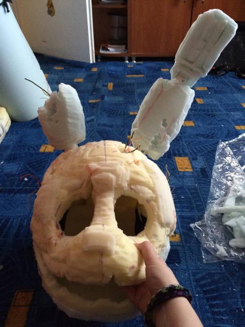 Im making a FNAF mask.What materials should I get for the eyes and teeth? :  r/cosplayprops