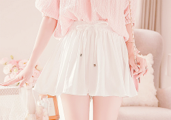 rainingteadrops:  White Pleated Chiffon Skirt