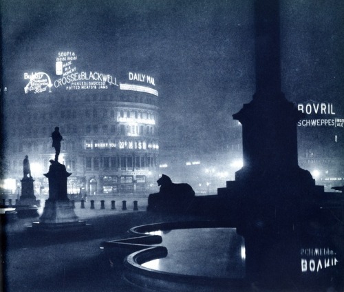 firsttimeuser:Return to the Dark CityPhotographs by Harold Burkedin from the book London Night by hi
