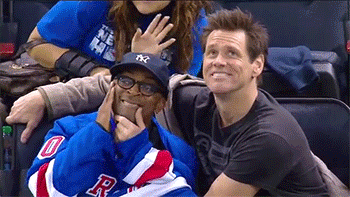 chellzisyeezus:  king-emare:  sizvideos:  Spike Lee and Jim Carrey clown around at MSG - Video  omgggggg  Jim Carrey is my ultimate favorite