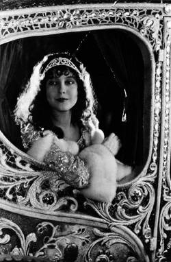 sweetheartsandcharacters:  Betty Bronson, “A Kiss for Cinderella” (Herbert Brenon, 1925). 