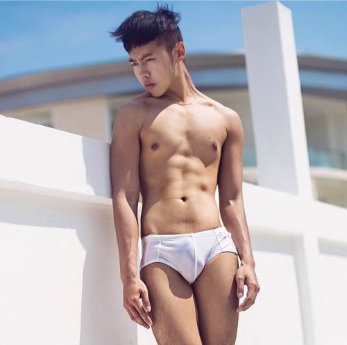 hunkxtwink:  Instagram/yudarren  Hunkxtwink - More in my archive  