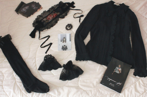 mlle-marianne: mlle-marianne: Passing through a phase of cleaning my room and getting rid of stuff, 