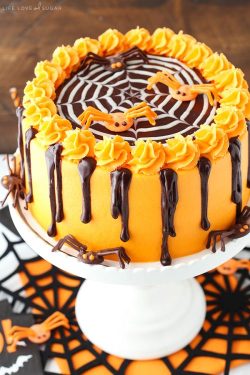 sweetoothgirl:   SPIDERWEB CHOCOLATE CAKE WITH VANILLA FROSTING  