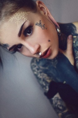  Monami Frost 