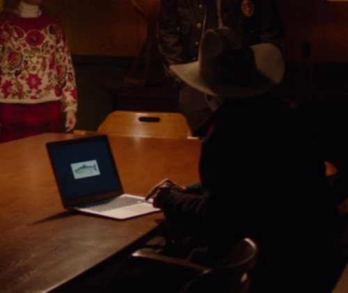 saturdaynightslammasters:i really like this short emotional scene in twin peaks where theyre lamenti