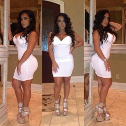 perfectlatinas:  allthickwomen:  Jasmin Cadavid