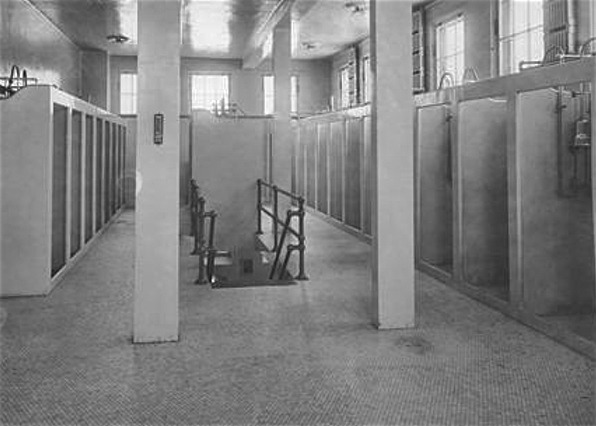 baseballjock83: showerspecialist-london:  C&amp;H Bathhouse, Laurium, Michigan.