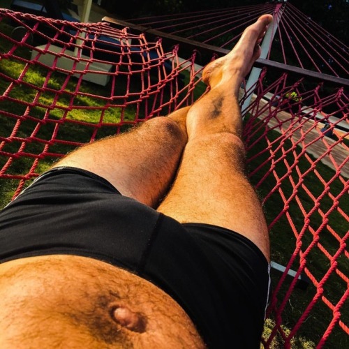 The only thing missing is a foot massage as I lie in this hammock #ukfootlad #goa #india #feet #male