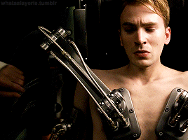 wintergaydar:This gif set is such a good illustration of the cinematic parallels between Steve and B