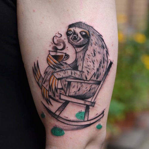 Sloth having a coffee ☕ - thanks Tom for the nice idea, more like this please!  . . . #tattoo #anima