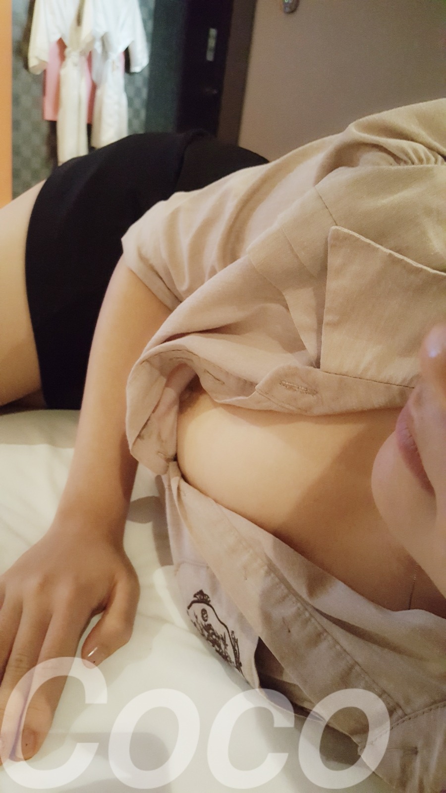 cocosjiny:  master-badhands:  간만에 포스팅… 코코랑 모텔왔어. 오는