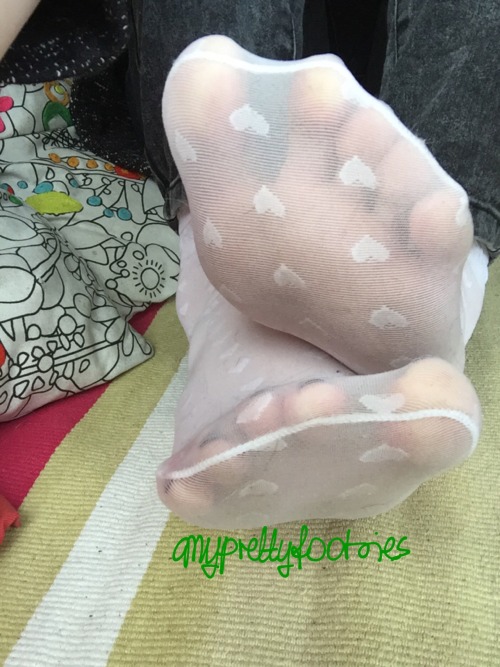 myprettyfootsies: Just found some white nylon socks in my closet!  I lov stocking please let Skype