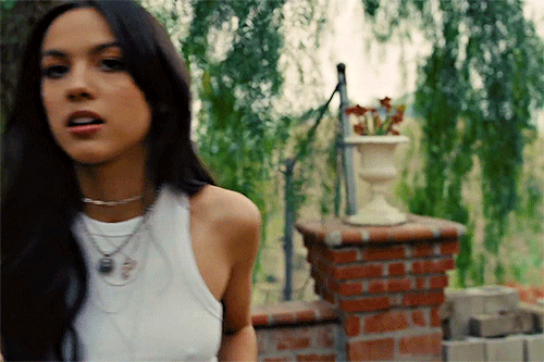 OLIVIA RODRIGOin DEJA VUdir. Allie Avital
