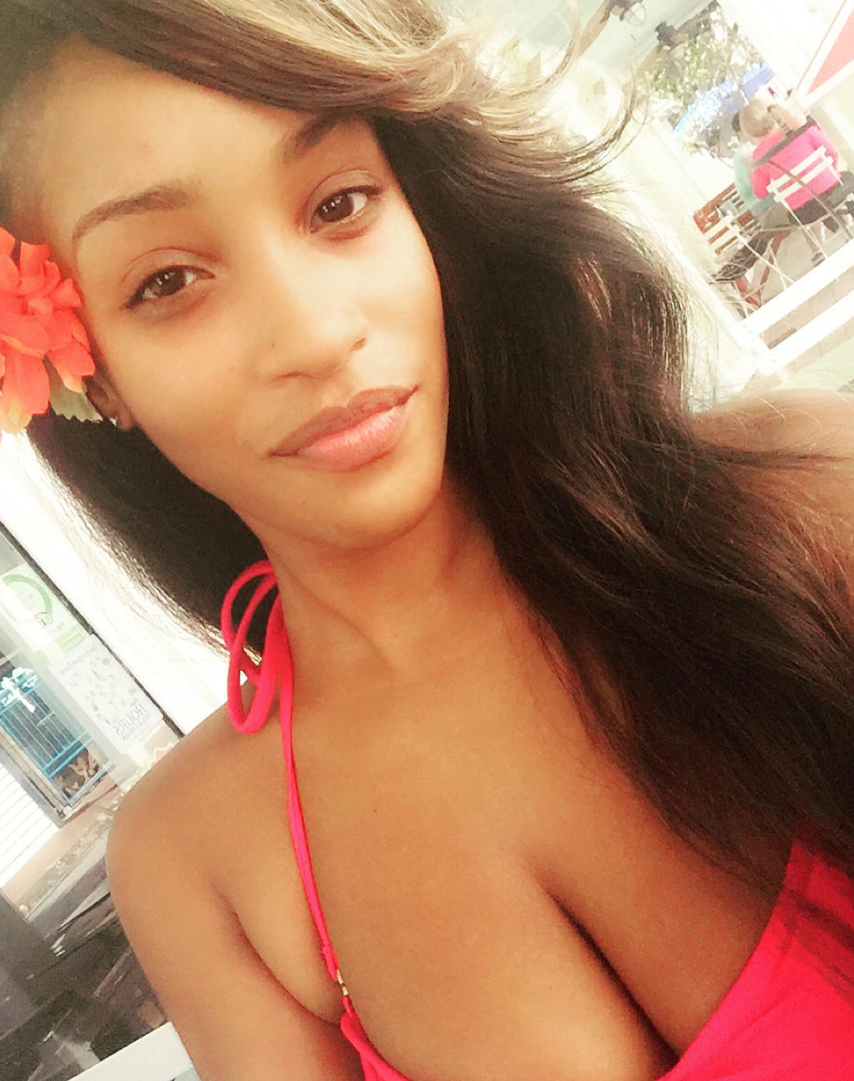 chocolatecakesandthickmilkshakes:  Cutie.