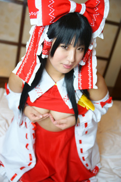 Touhou Project - Reimu Hakurei (Yurika) 8HELP US GROW Like,Comment &amp; Share.CosplayJapaneseGirls1.5 - www.facebook.com/CosplayJapaneseGirls1.5CosplayJapaneseGirls2 - www.facebook.com/CosplayJapaneseGirl2tumblr - http://cosplayjapanesegirlsblog.tumblr.c