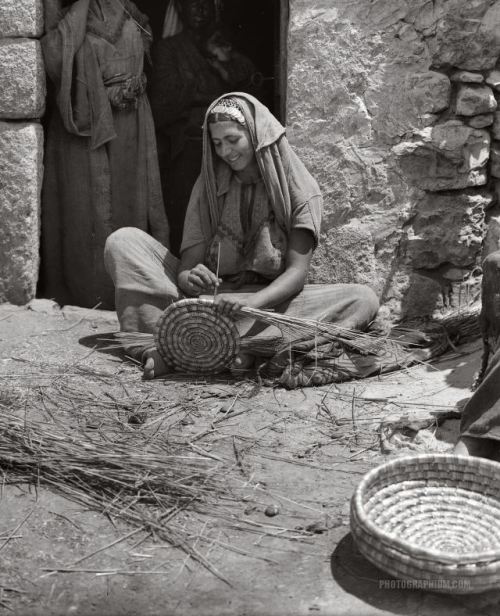 sniper-at-the-gates-of-heaven:weaving reed baskets, bethlehem, 1930s.