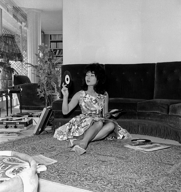 retrogirly:  Dany Carrel 
