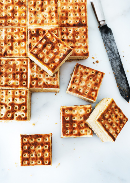 sweetoothgirl:  Salted Caramel Cheesecake Sandwiches