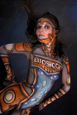 nerdybodypaint:  Bioshock body painted fan girl