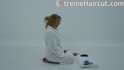 extremehaircut - Self head shaving ritualThis curly blonde...