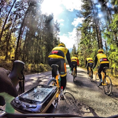 estrangedadventurer: It’s always more fun in a group. Tag your training partner or cycling buddies! 