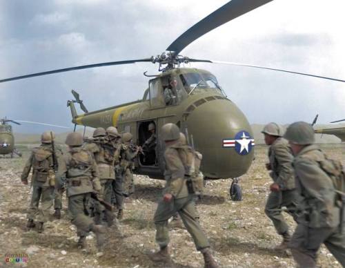 ourforgottenwars:Troops boarding the H-19 Chickasaw helicopter to be transported by the 6th Transpor