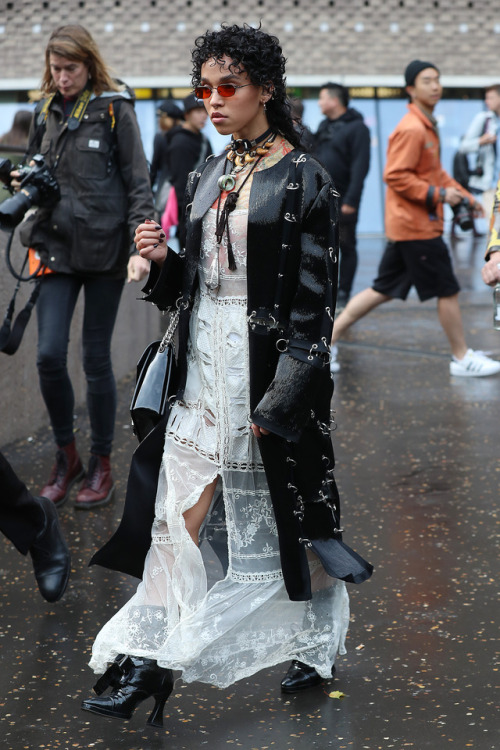 fkatwigs-fashionstyle: Sept 18 - FKA Twigs at Christopher Kane for London Fashion Week